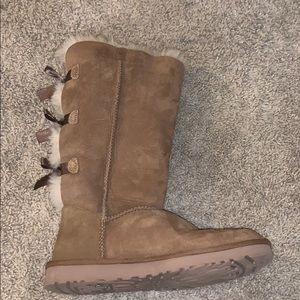 Tall-bow, tan UGG Boots